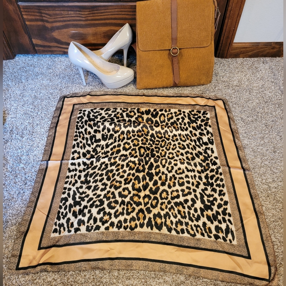 Leopard print scarf
